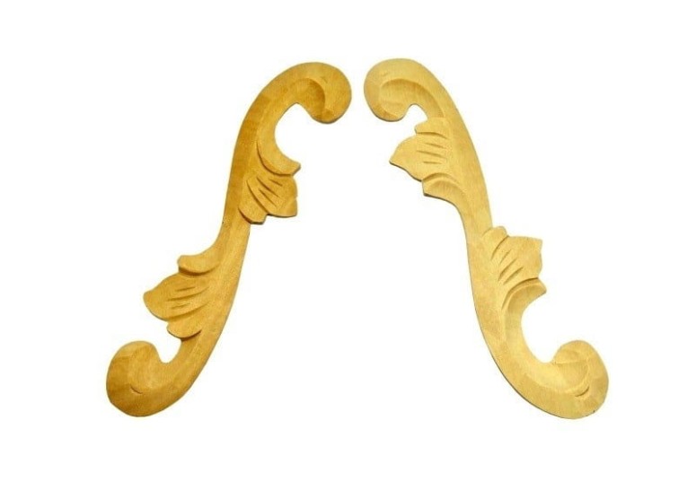  Rzeźba, ornament drewniany; ręcznie wykonany; wymiar - 25 x 5 cm 