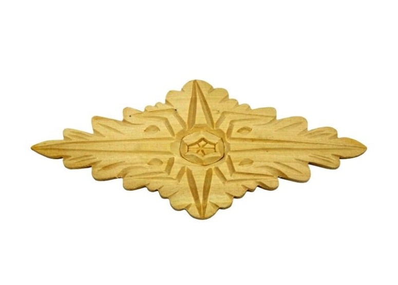  Rzeźba, ornament drewniany; ręcznie wykonany; wymiar - 18x8 cm 