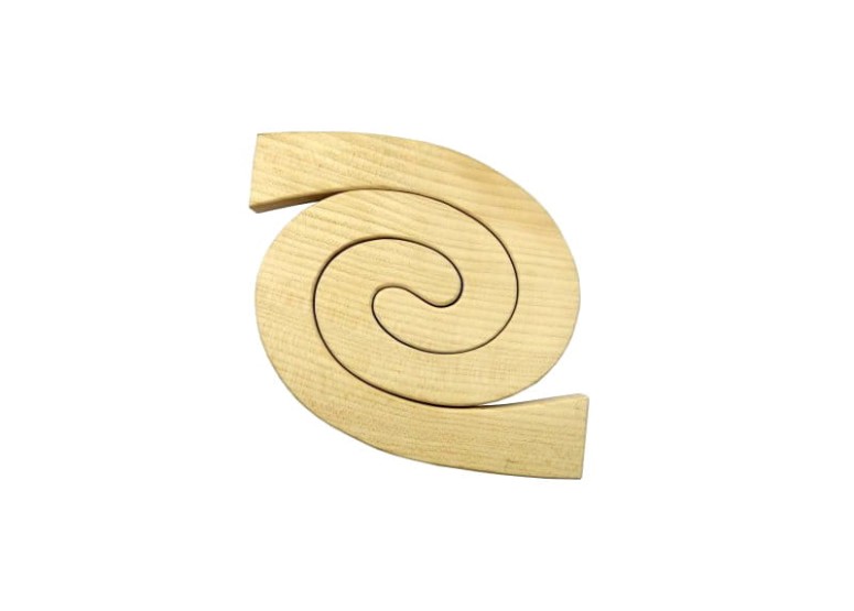  Podstawka rzeźbiona; wymiar - 18x27 cm 