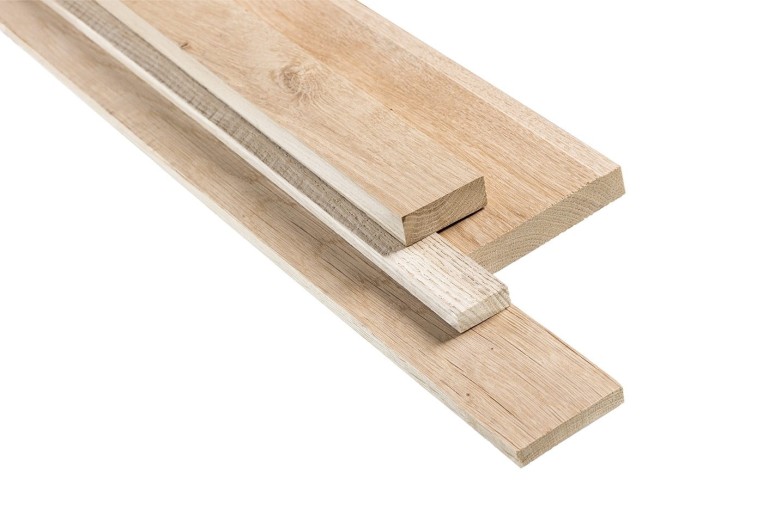  Deski strugane. Różne przekroje.  Dąb Klasa A/B . Wymiary (przekroje, długości) dostępne w wariantach produktu. 