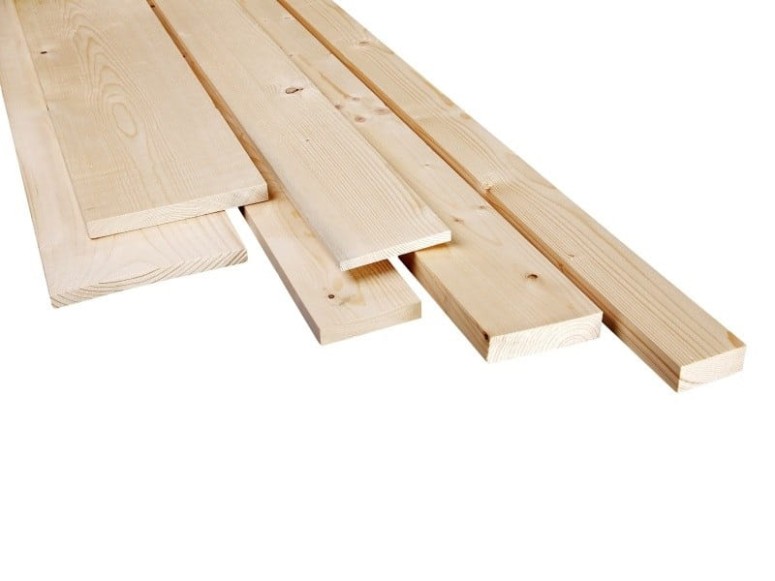  Deski strugane. Różne przekroje.  Świerk polski Klasa A/B . Wymiary (przekroje, długości) dostępne w wariantach produktu. 