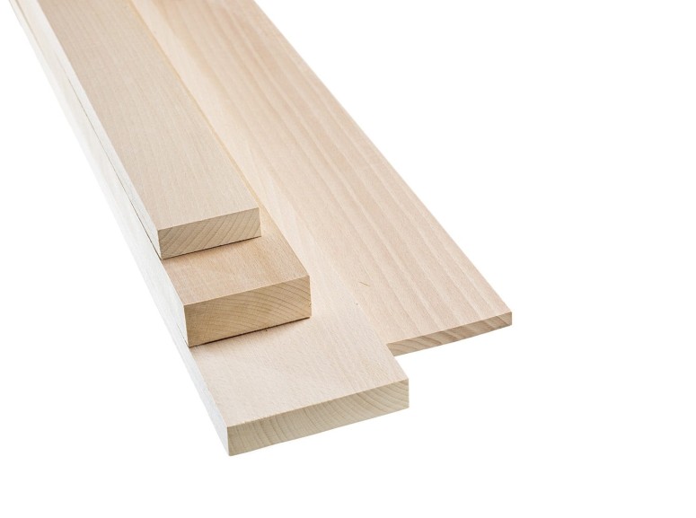  Deski strugane. Różne przekroje.  Buk Klasa A . Wymiary (przekroje, długości) dostępne w wariantach produktu. 